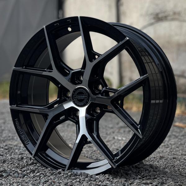 Aro 17X7.5 (018) 5/114.3 Black Machine (Set 4 Aros)