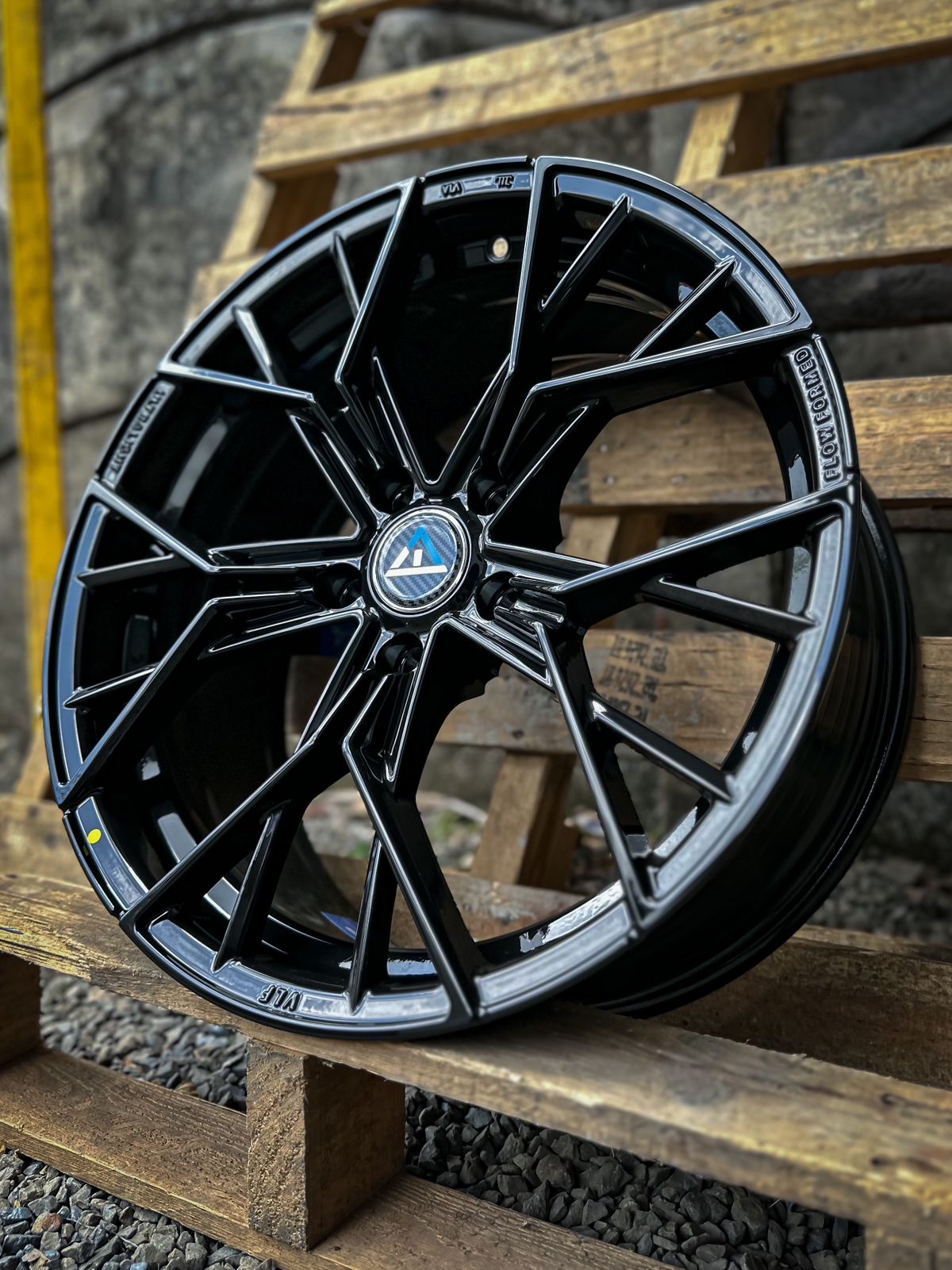 Aro 18X8 (Vlf13) 5/114.3 Black (Set 4 Aros)